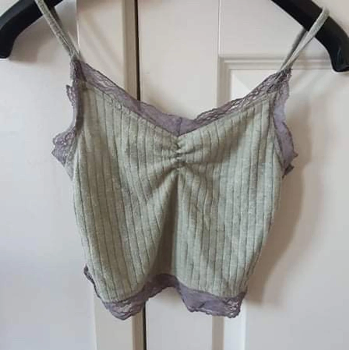 Grön Linne med spets 