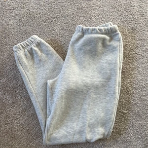 Mjukisbyxor  - Mjukisbyxor från gina, fint skick, stl S💕