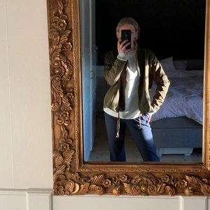 grön vårjacka med fågeln på ryggen  - söt från jacka perfekt till våren med en fågel på ryggen ❤️❤️