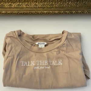 T-shirt - Tröja från monki 