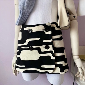 Filippa K kjol - Säljer denna fina filippa k kjolen i storlek M