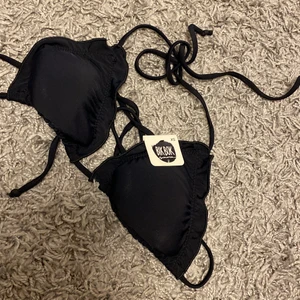 Ny bikinitopp  - Svart bikiniöverdel från bikbok med prislapp kvar😊