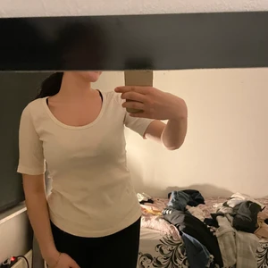 Vanlig tröja - Helt vanlig vit tröja