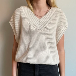 Stickad väst - Helt ny och oanvänd