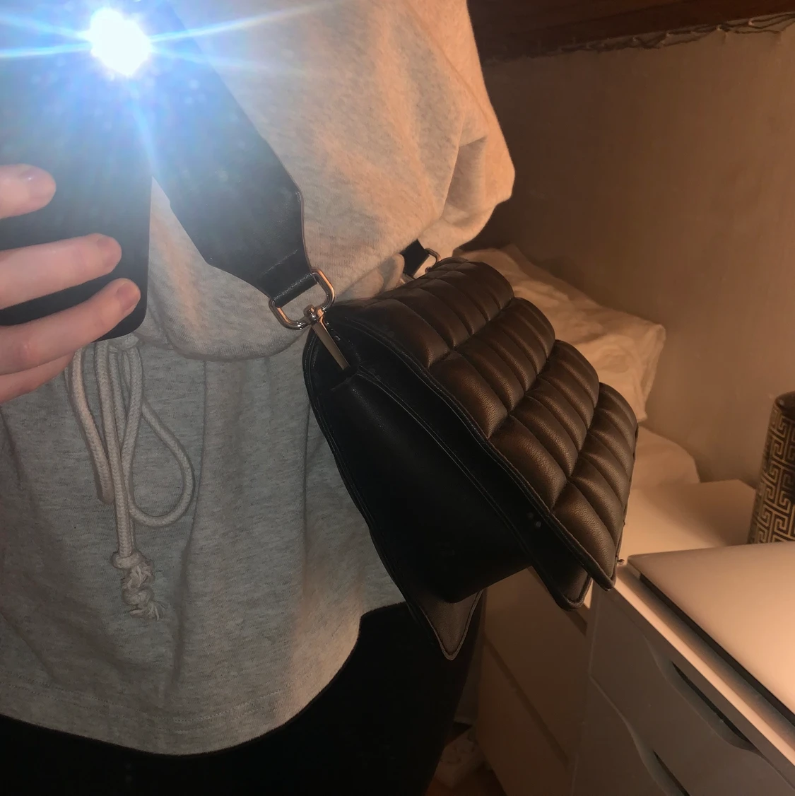 Liknande Bottega Veneta väska - 90