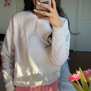 Tröja - Vit sweatshirt bra sick 
