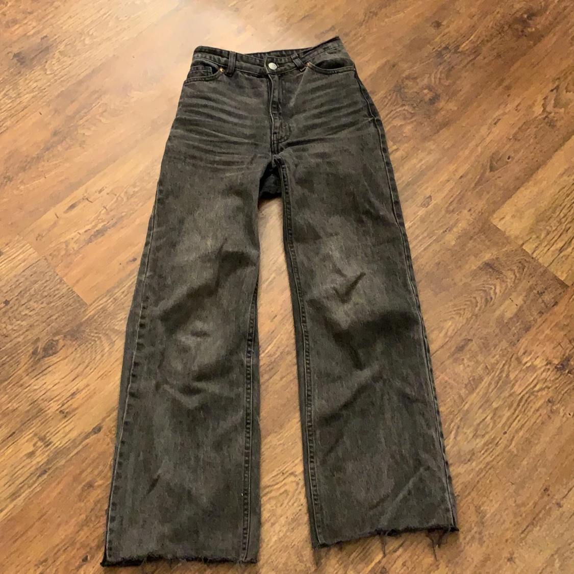 Gråa monki jeans  - 90