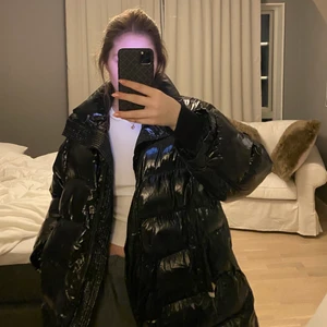 Jacka - säljer min fina jacka från Zara då den är lite för stor på mig men det är fin och passar till allt! Den är oversized. Köparen står för frakt!!💖