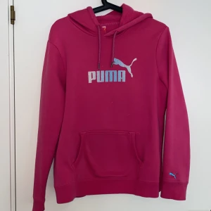 Puma hoodie - Rosa puma hoodie, mycket bra skick.
