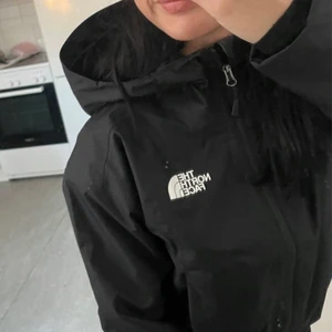 North face jacka - Vindjacka, köpt från north face, limited edition