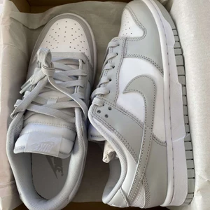 Jordan dunk - Jordan dunk vit grå i stl 40 helt nya 