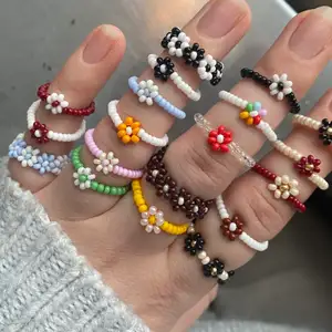 25kr styck, 12kr frakt 💌 designa din egen ring med pärlorna på bild 2 & 3 🤩 gjorda av elastisk tråd, storlek väljer man själv! 