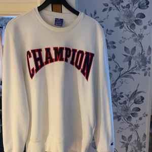 Champion crewneck strl m - Använd 1 gång pågrund av inte min stil, cond 9/10 strl medium