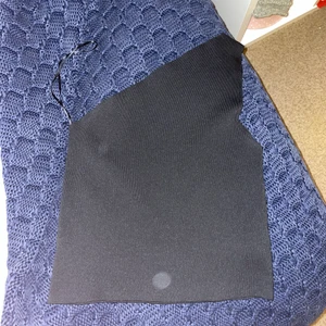 Sne topp  - Snetopp, väldigt väldigt stretchig. Vet inte exakt storlek, men eftersom den är så stretchig skulle jag vilja säga M och uppåt. Pris kan diskuteras, köpare står för frakt 