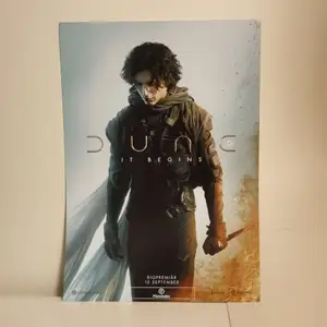 En film affisch av filmem Dune, fanns under premiären av filmen :) betalar via swish