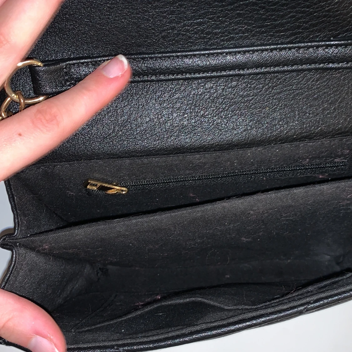 Svart handbäska - 90