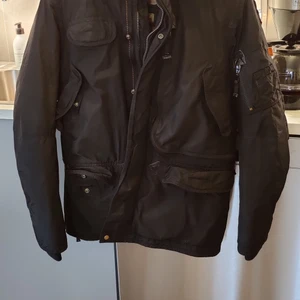 Parajumpers jacka - Svart parajumpers junior jacka. Tyvärr saknas pälsen