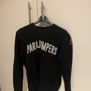 Parajumper sweatshirts  - Säljer 2 st parajumper sweatshirt, storlek L. Skulle säga att de passar M/L. 