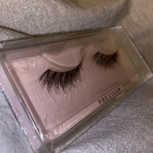 Lösögonfransar - Lösfransar i ”Wispies” helt oöppnade med plasten kvar. Har ungefär 20st som inte kommer till användning. 30kr/st. Frakten kosta lika mycket oavsett hur många set fransar man köper. ❤️