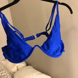 Blå bikiniöverdel  - Blå bikiniöverdel från Zaful i stolek M.