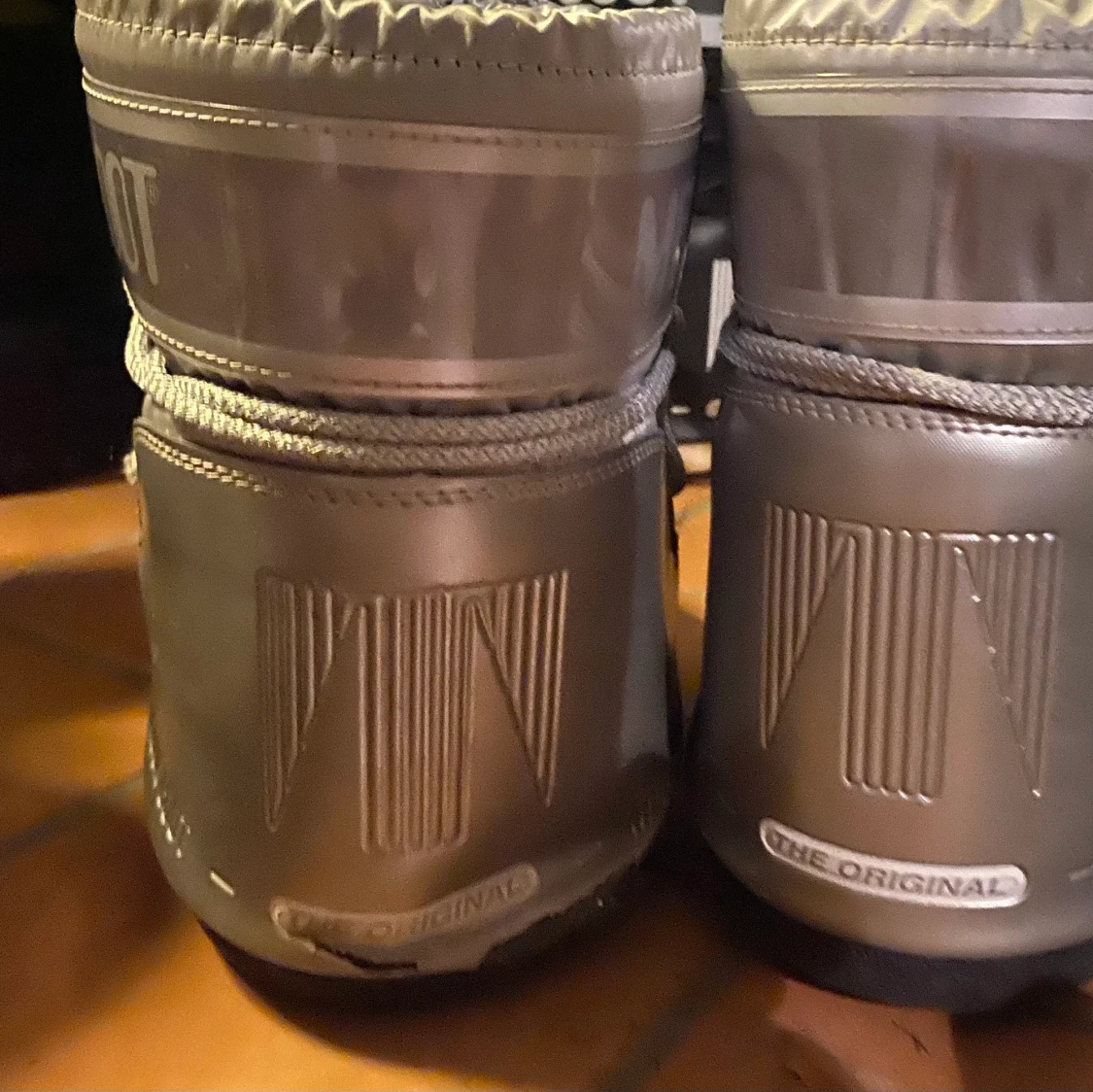 Silvriga moonboots  - 90