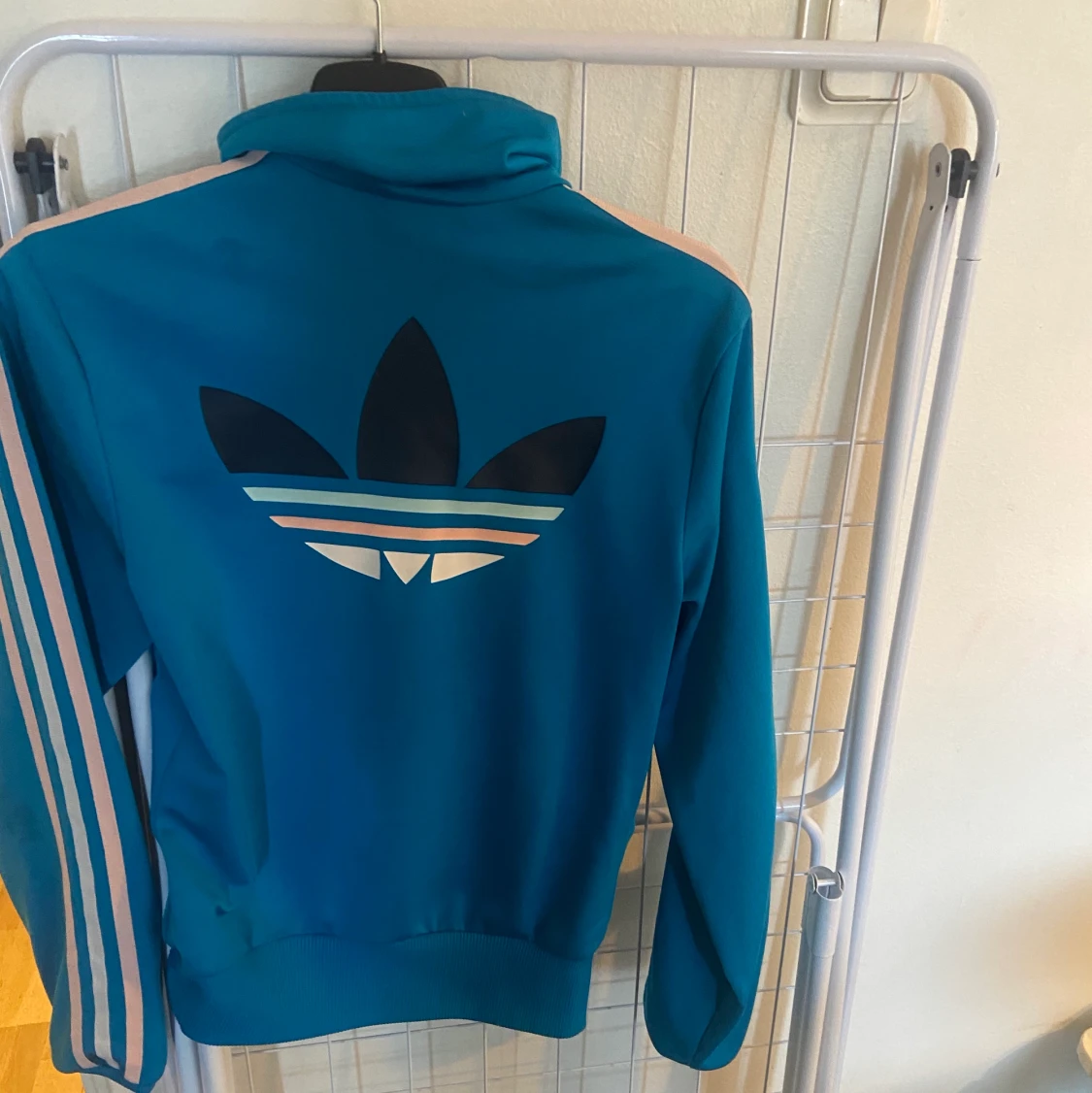 Blå adidas tröja - 90