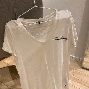 T-shirt  - Kan skickas mot fraktkostnad 💘