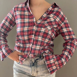 Rutig skjorta - Använd en gång av mig, köptes här på plick inför spex