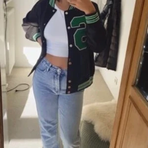 Collagejacka  - Collagejacka, aldrig använd. Storlek M, passar från XS-M (lånade bilder)