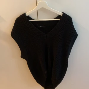 Stickad väst den Gina - Stickad väst 