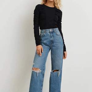 Ett par mörka jeans , storlek 34  , 400 inklusive frakt