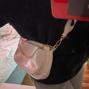 Vit väska  - Väska som ej kommer till användning😝