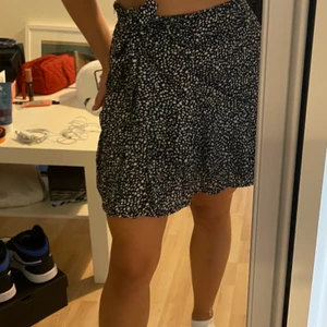 kjol 🧚🏻‍♀️ - säljs för 60 kr + frakt!! kjolen har tyvärr aldrig kommit till användning 