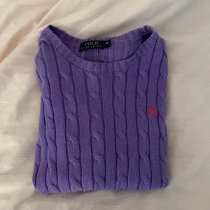 Kabelstickad långärmad Ralf lauren - Fint skick, använder inte den längre tyvärr. Nypris 1199:-