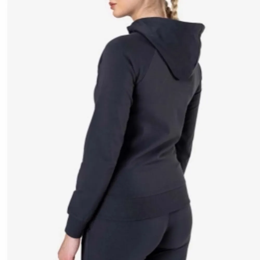 Knappt använd. Passar S. Nypris 699kr. . Hupparit & Collegepaidat.