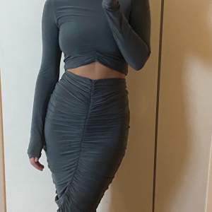 Topp och tillhörande kjol från Rebecca Stella 💫 Aldrig använda, endast provade 🌟