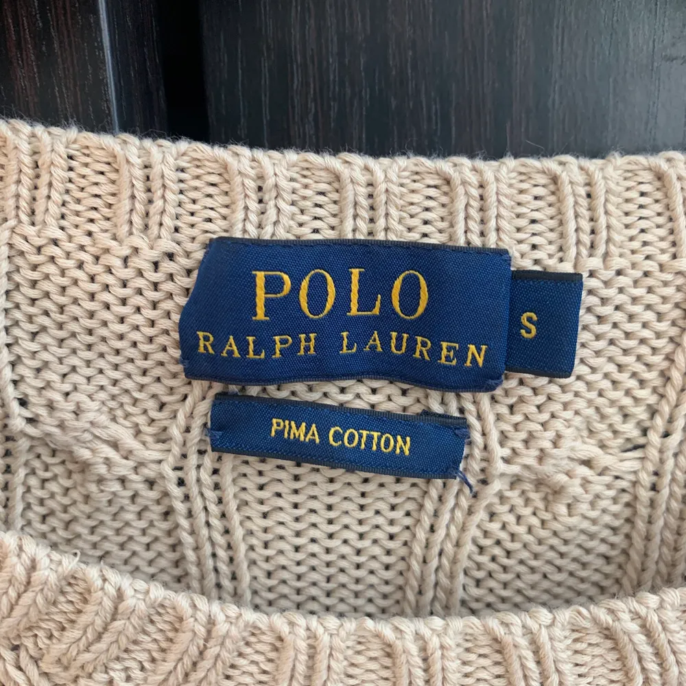 Pima cotton PRL tröja. Helt ny aldrig använd. Extremt fin och Bekväm. Materialet är Super skönt. Stretchig så passar Xs, S och M. Pris kan diskuteras. Nypris 1200. Tröjor & Koftor.