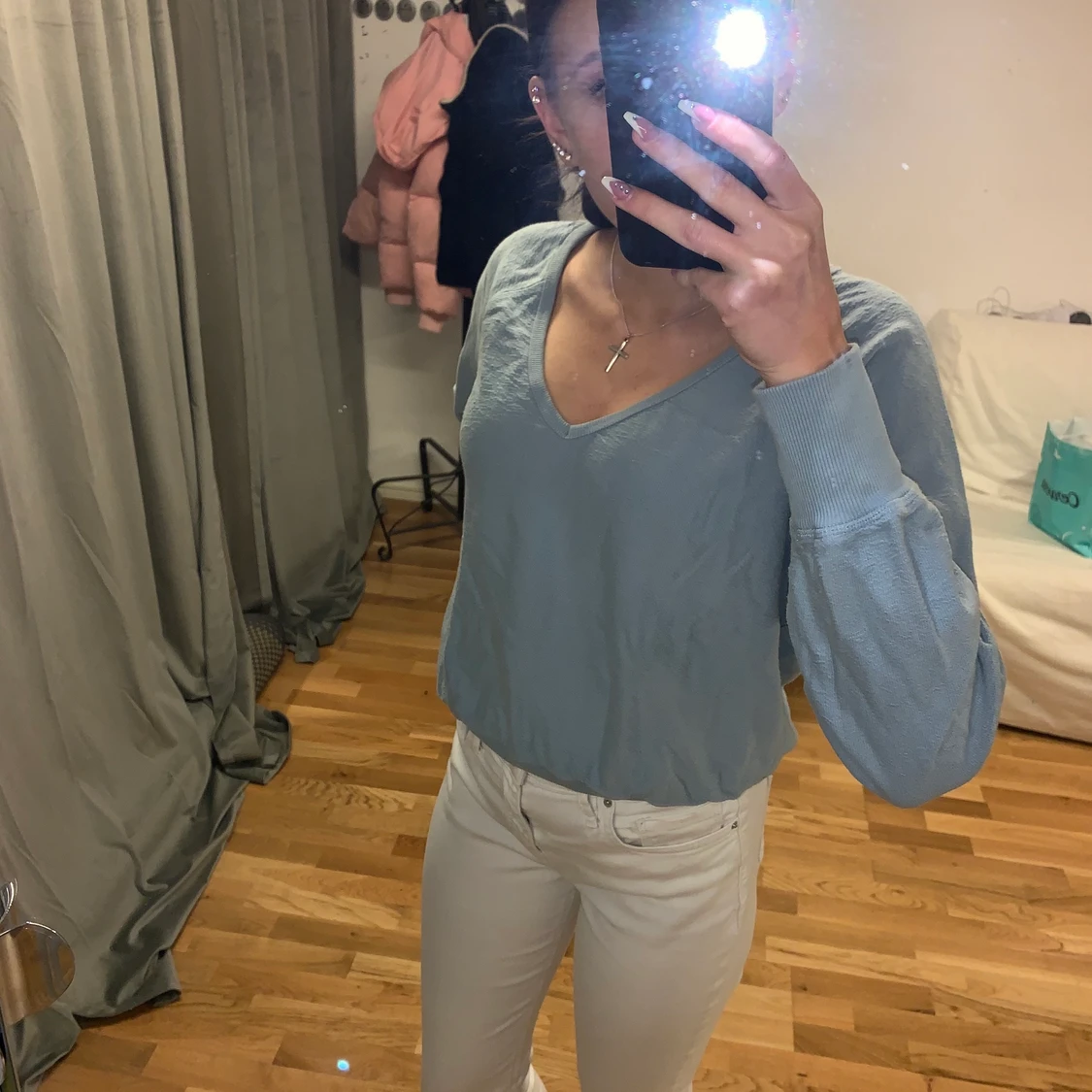 Ljus blå V-ringad tröja 