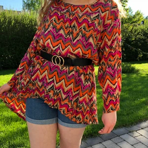 Masaiblus - Masaiblus i storlek XL. 70 cm lång framtill, 90 cm lång baktill/ 63 cm bred.