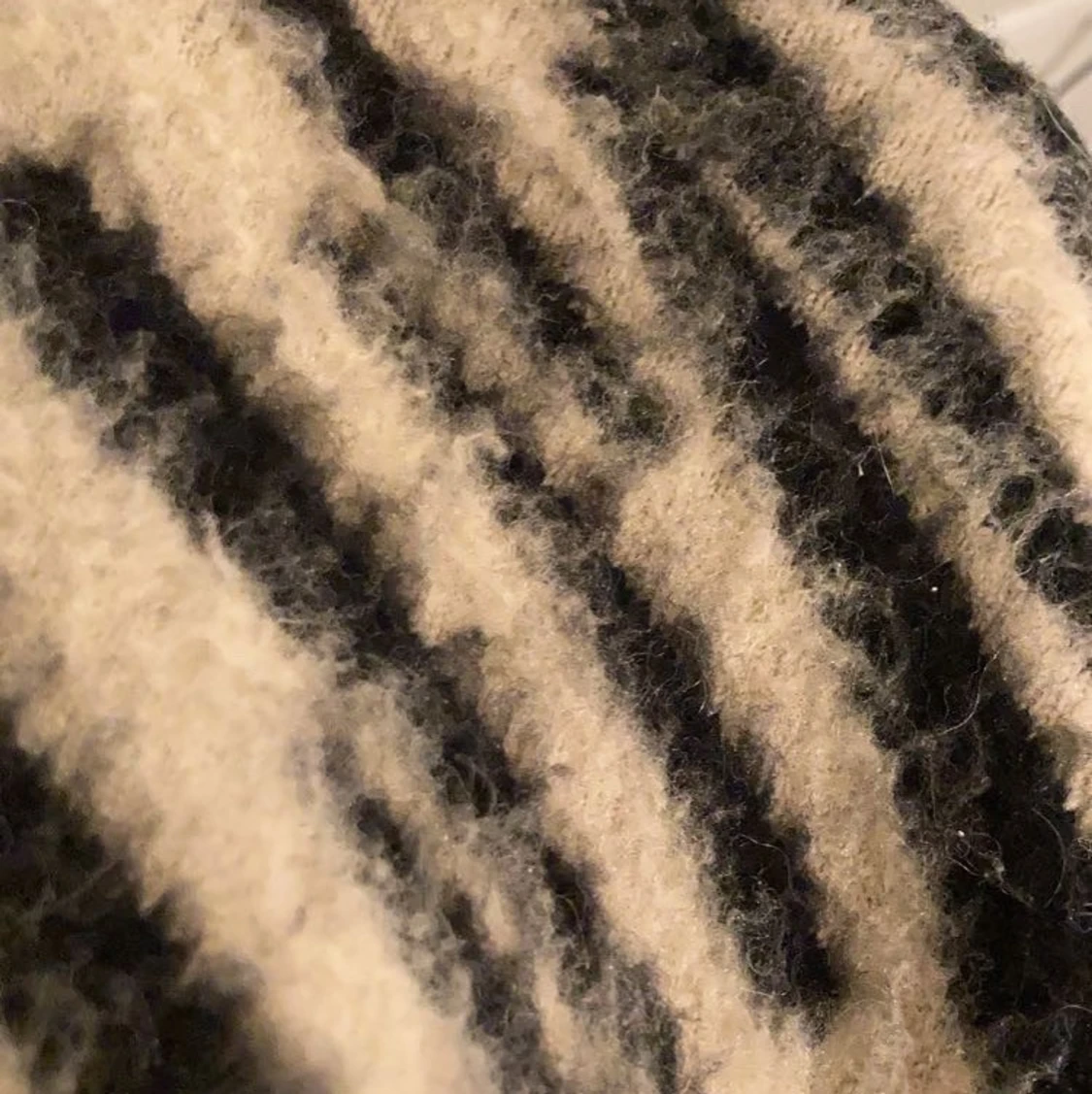 Stickad tröja  - 91