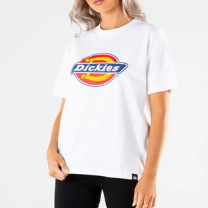 Dickies t-shirt  - Tröja från dickies i fint skick, storlek S❣️