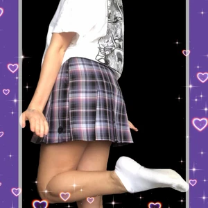 🍇Lila kjol🍇 - ✅HELT OANVÄND✅ köpt för 500kr ☺️ dma om du vill diskutera pris 👍🏻✨