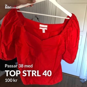 Röd top - Passar M och L