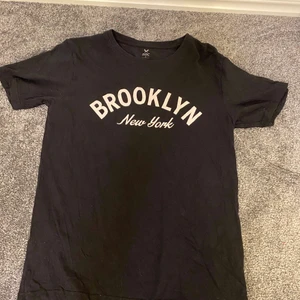 Svart soc tröja  - Svart soc tröja strl S. Kontakte dm vid intresse. 