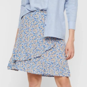 Kjol - Helt slutsåld kjol från Zalando. Aldrig använd!! Köpt för 380. 