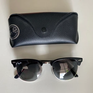 RayBan  - RayBan Clubmaster. Aldrig använda. Kan fraktas, köparen står för kostnaden.
