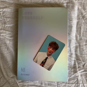 BTS love yourself answer - fint skick! med photocard och båda cd (bara en på bilden men den andra är med)!!! 