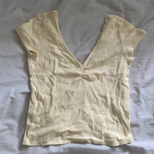 Somrig tröja - Säljer pga kommer inte till användning 