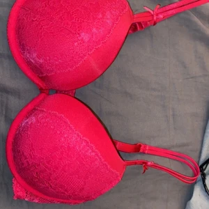 Bh 70C - Jätte fin bh med push up i storlek 70C använd ca en gång