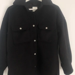 Skjort jacka  - Skjort jacka från H&M ! Jätte nice på hösten 😊✨